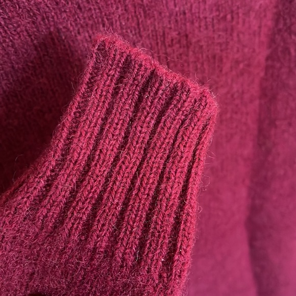 VINTAGE BLOOMINGDALE’S 100% Wool Maroon Sweater Boys' Shop L/16-18 - Picture 10 of 10